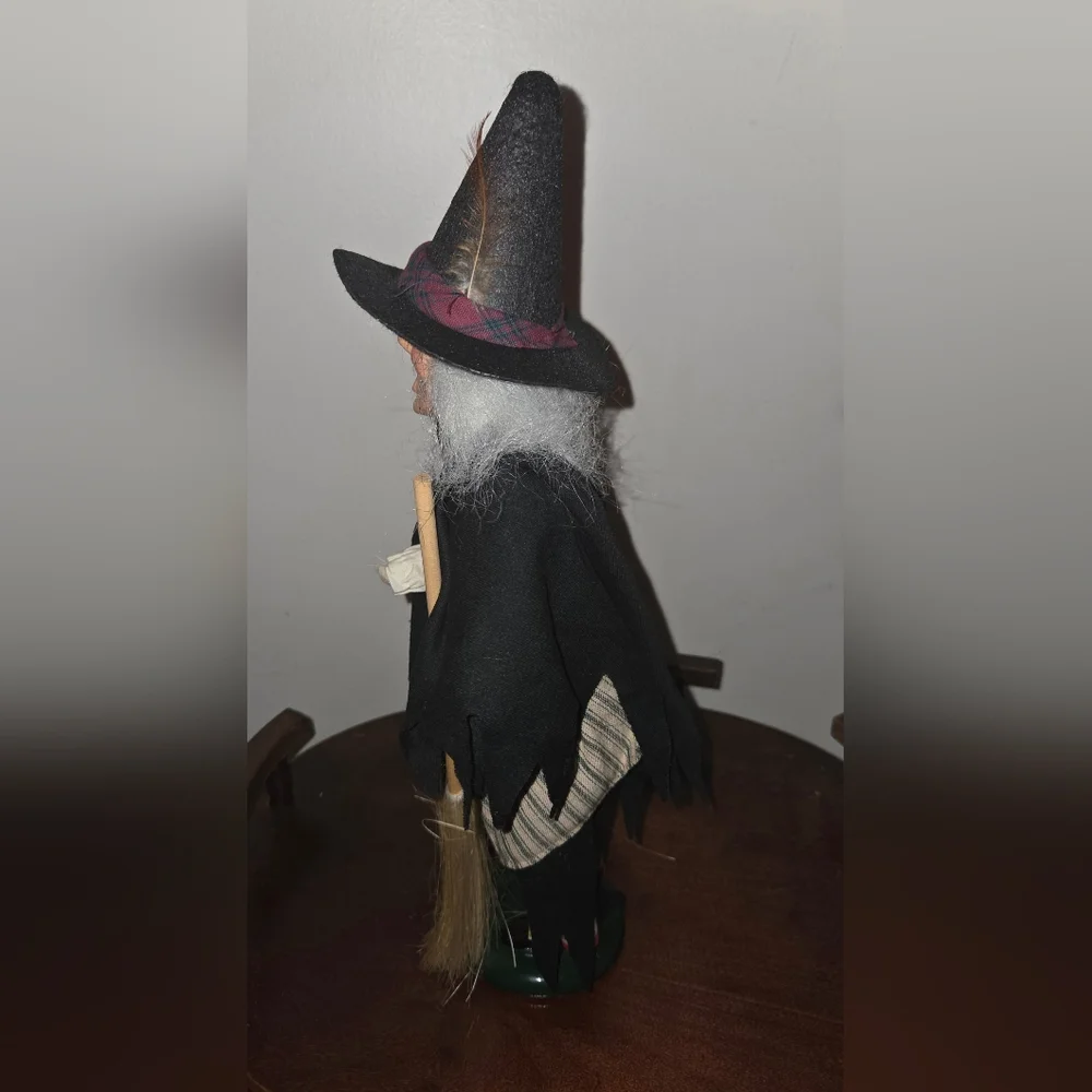 Byers Choice 2001 Classy Sassy Witch - Picture 5 of 8